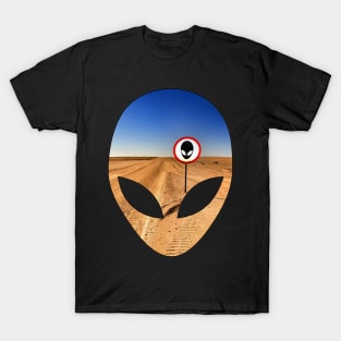 Alien Head Outline (Desert Highway) T-Shirt